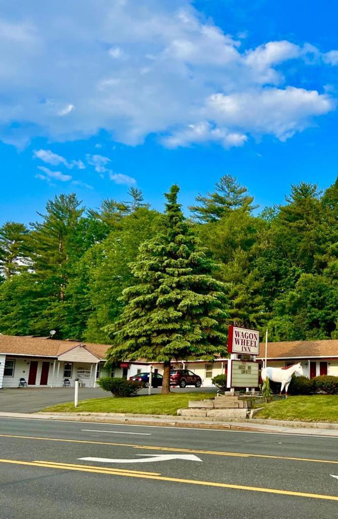 Wagon Wheel Inn レノックス エクステリア 写真