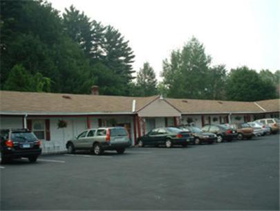 Wagon Wheel Inn レノックス エクステリア 写真